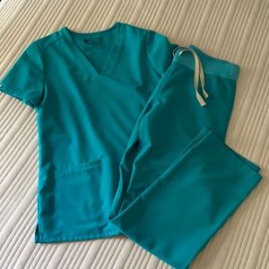 2-piece Figs Scrub Set